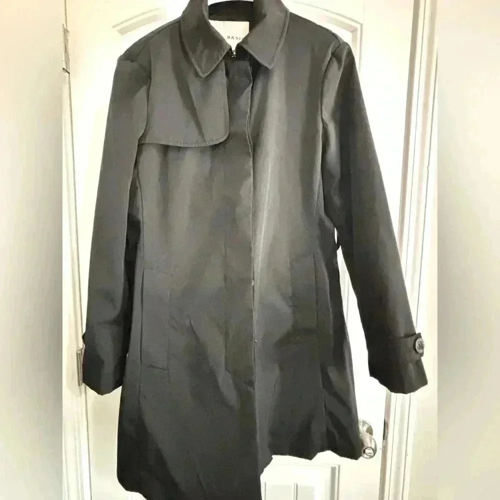 Black Zara trench coat size Medium